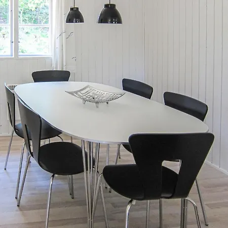 Stunning In Aakirkeby With Wifi Vester Somarken