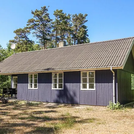 Stunning In Aakirkeby With Wifi * Vester Somarken