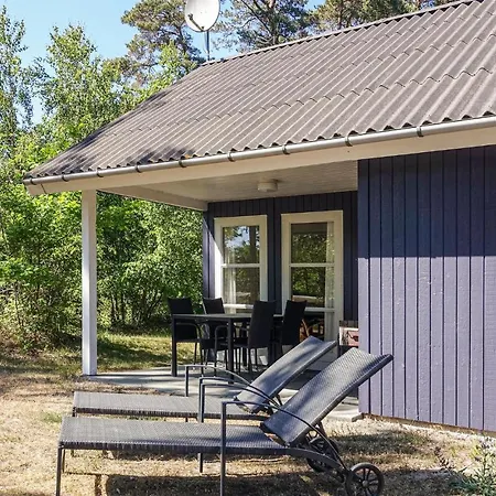 Pet Friendly In Aakirkeby With Kitchen Holiday home Vester Somarken