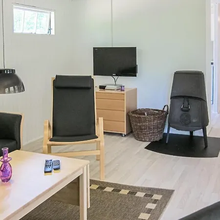 Stunning In Aakirkeby With Wifi Vester Somarken