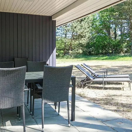 Holiday home Pet Friendly In Aakirkeby With Kitchen *