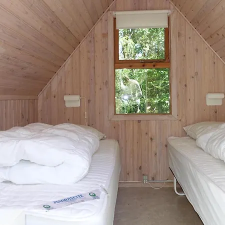 Holiday home Pet Friendly In Aakirkeby With Kitchen *